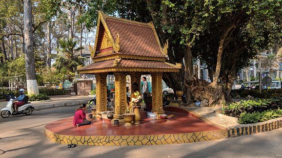 Shrine to Preah Ang Check and Preah Ang Chom